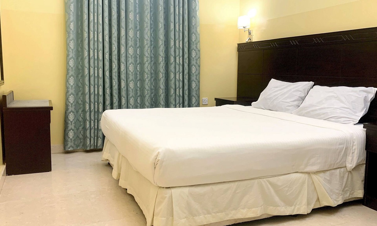 Muscat Hotel | Super OYO 152 Manam 1 Hotel Apartment