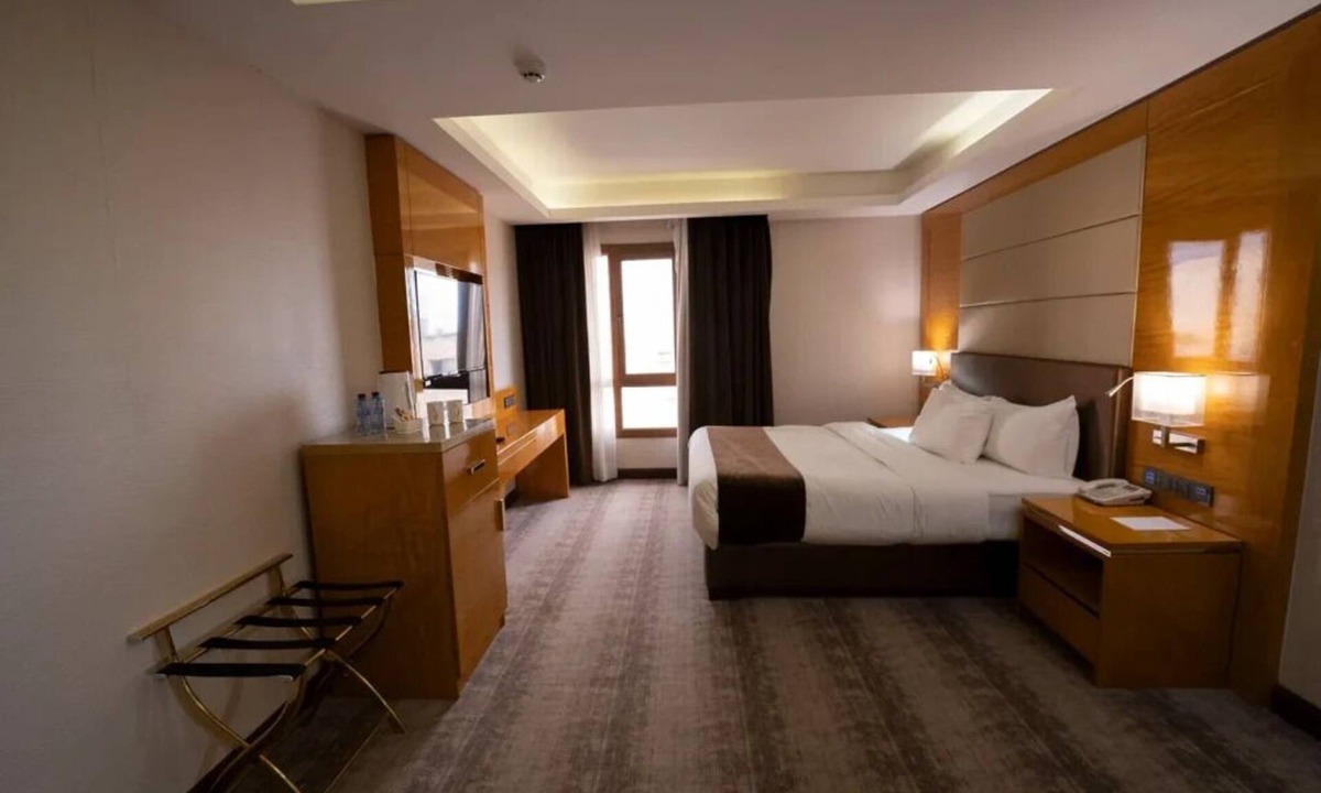 Suwailih Hotel | Superior Double or Twin Room | Gloria Hotel | Near Royal Auto Museum