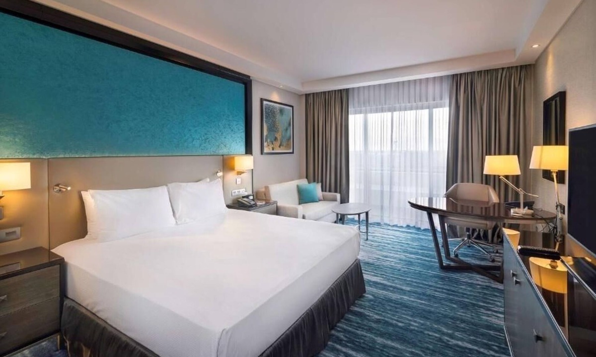 Al Ain Apartment | Superior Room Pool View Near Al Aini Park