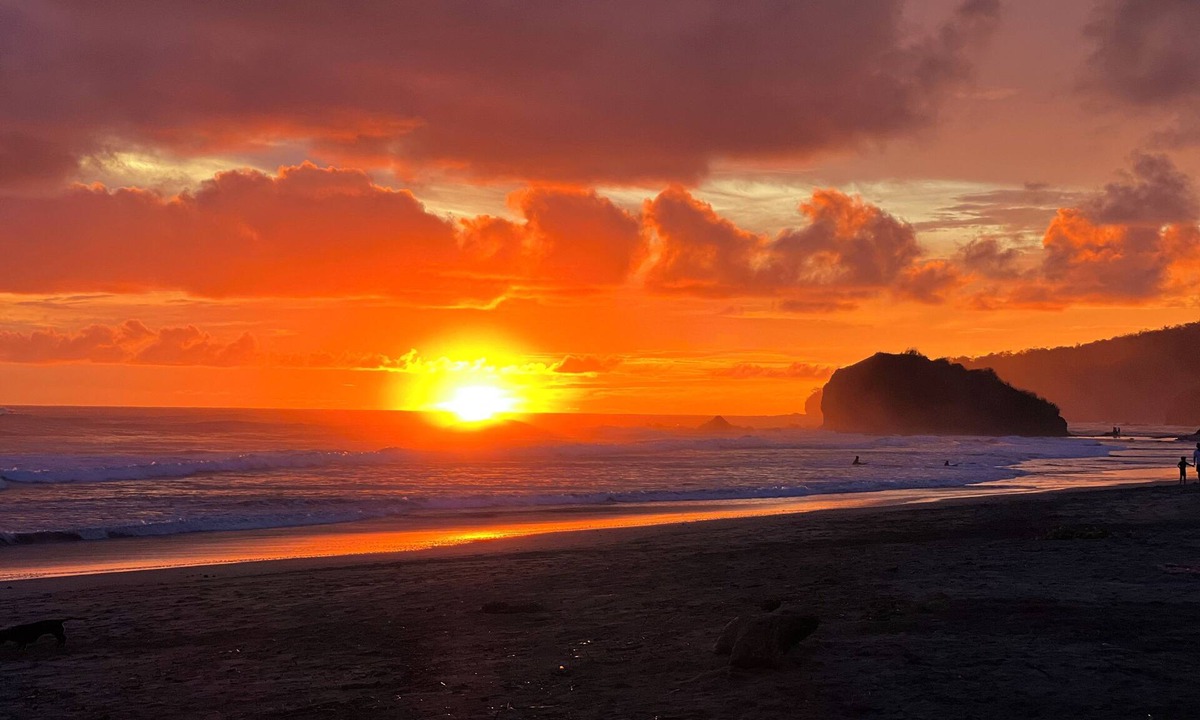 Playa Grande Villa | Surf Villa with casita in Playa Grande. 3 min walk to the beach!