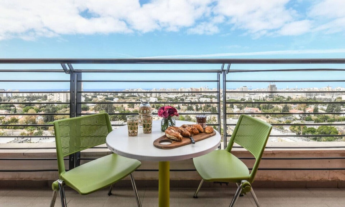 Tel Aviv Apartment | Tel Aviv Uni Balcony Studio E704