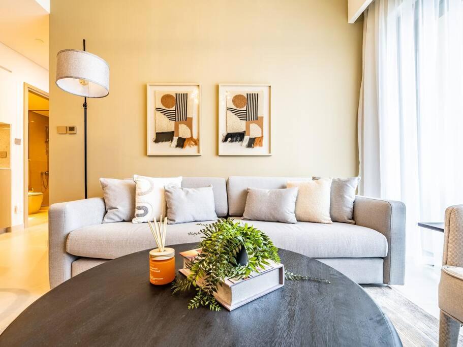Downtown Dubai Apartment | The Downtown Dreamer: A Trendy 1BR near Dubai Mall