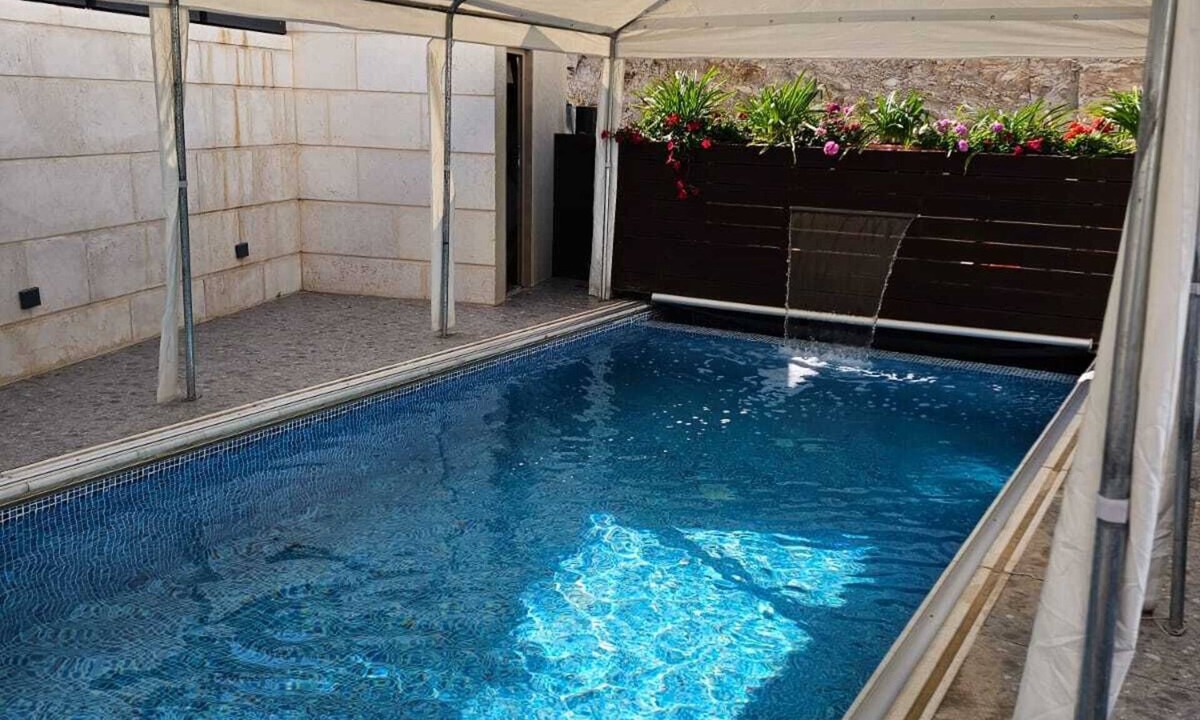 Beit Shemesh Apartment | THE LITTLE PALACE WITH A POOL RBSA