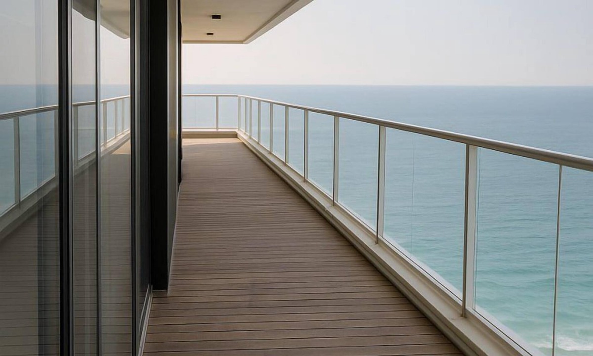 Netanya Apartment | 🏖️ "The Yacht" on Nitza Street – A Luxury Penthouse Facing the Sea Located on the prestigious Nitza Street, this breathtaking penthouse feels like your very own private yacht. With an open, panoramic view of the sea, it offers a true sense
