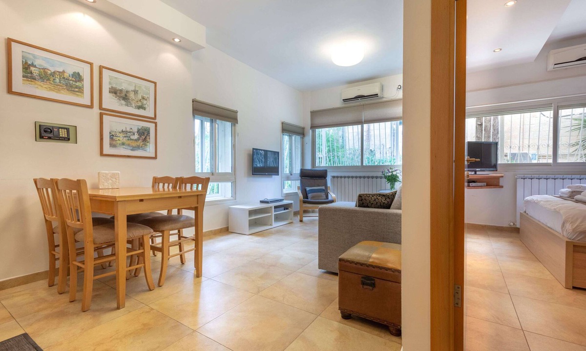 Emek Refaim Apartment | This ground floor one bedroom Apt is a perfect rental with just a few stairs