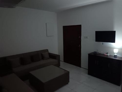 Al Majaz Hostel | Transit home for men only