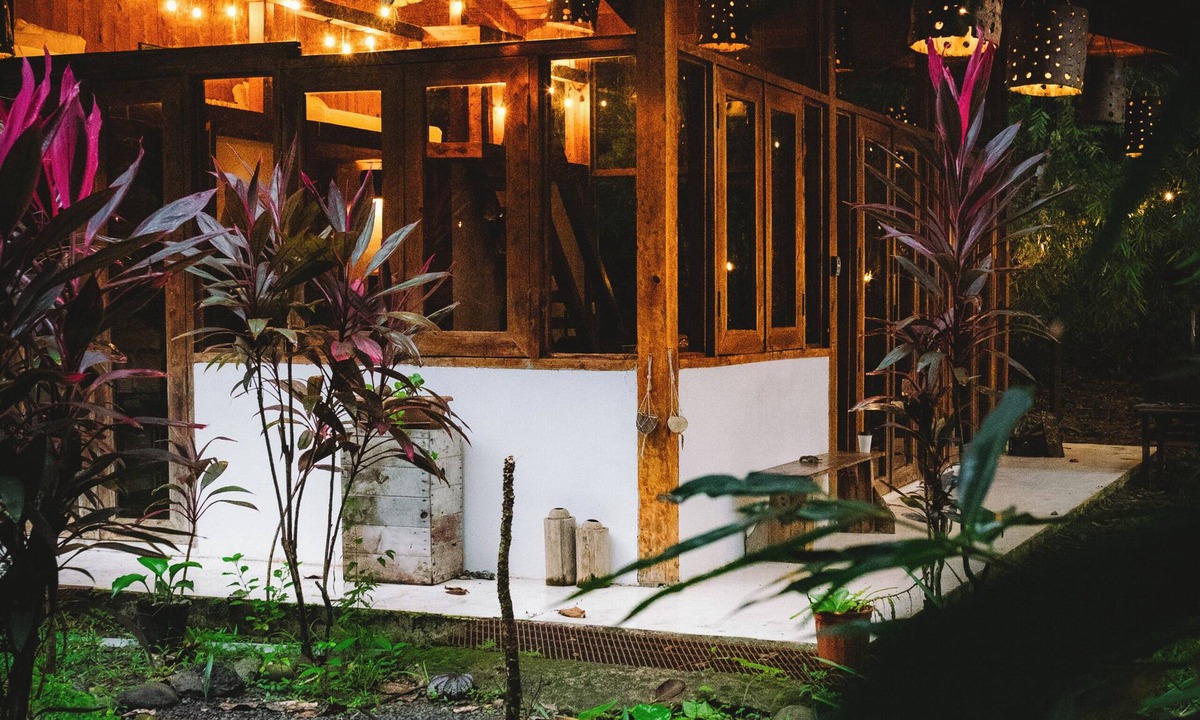 Jaco House | Tropical 2BR Rustic Home with Private Garden & Modern Comforts