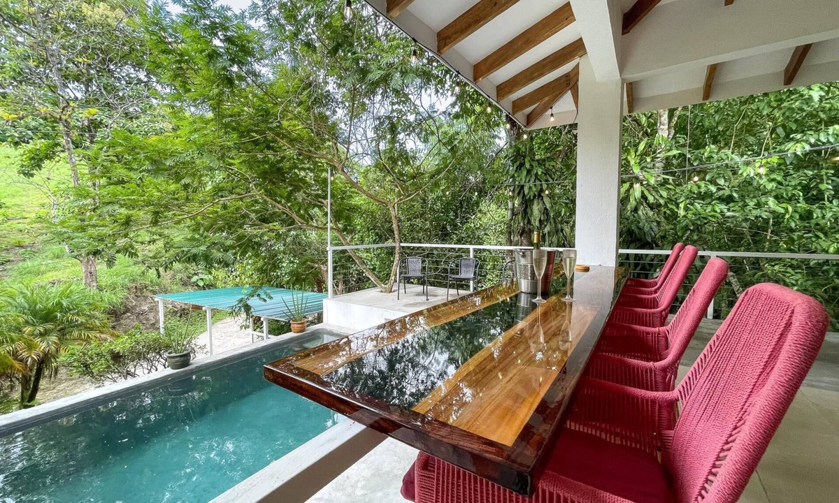 Quepos Villa | Tropical Casa Ventanas with private pool in MA
