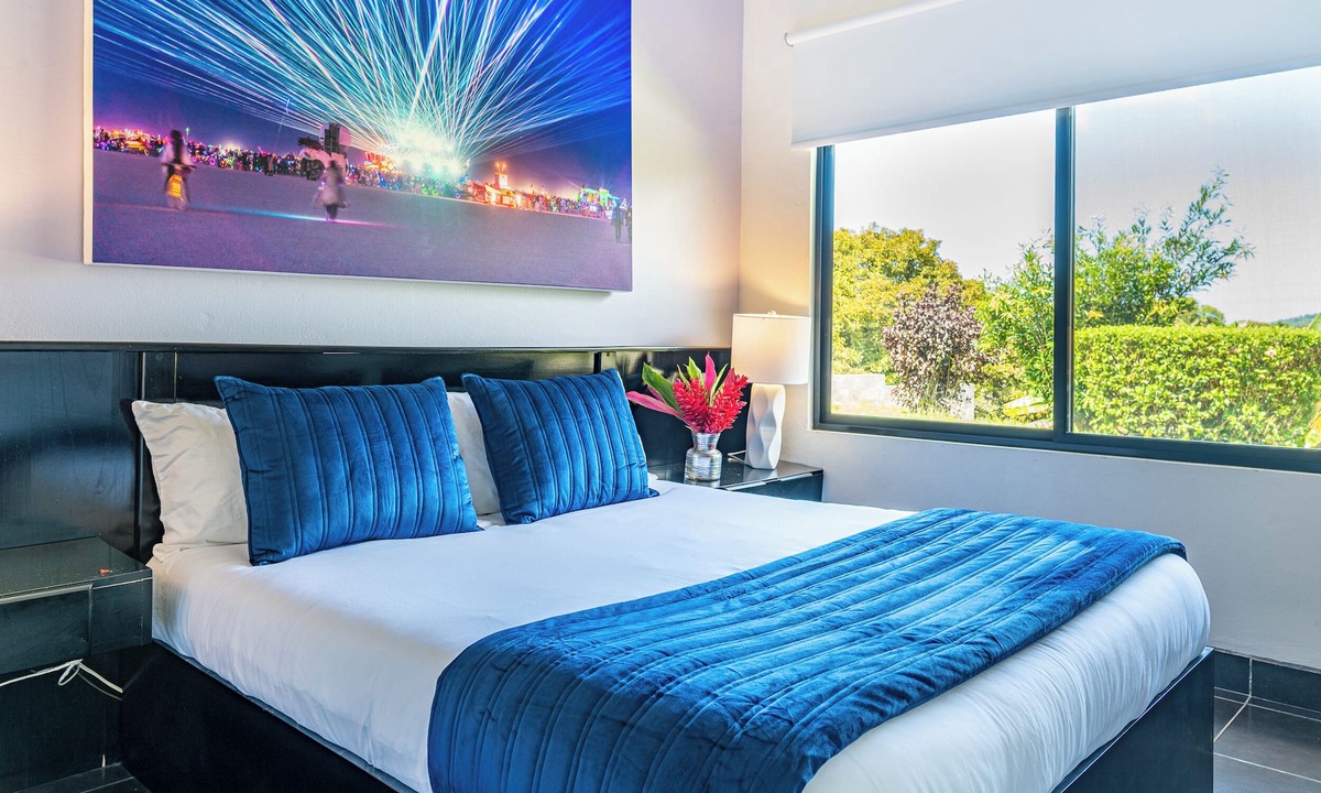 Ciudad Cortes Villa | Tropical Hideaway near the sea, mountain views, salt water pool