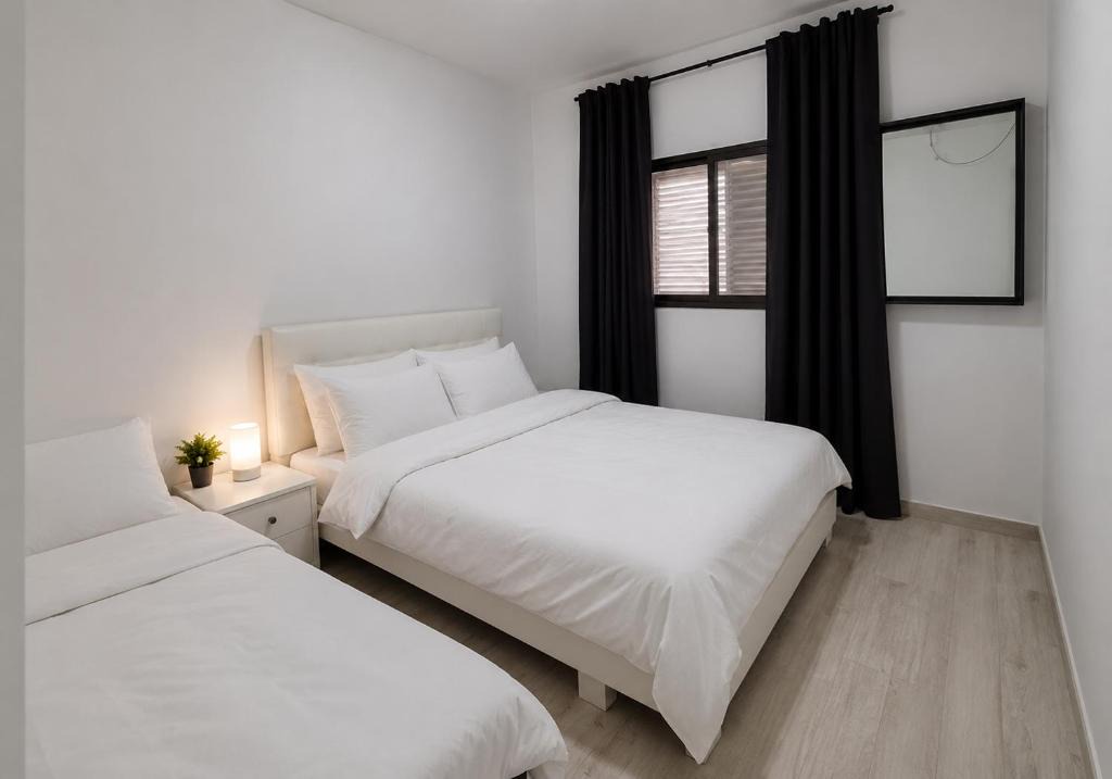 Rehovot Apartment | Turdeluxe company 4 room apartment with breakfast
