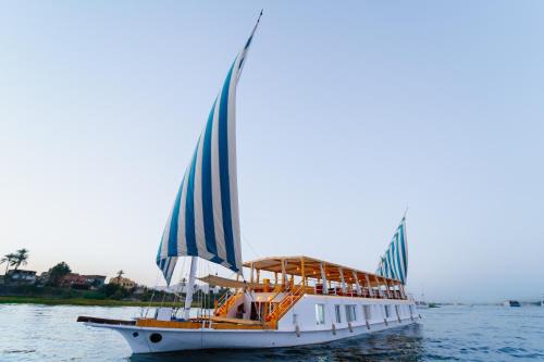 Esna Boat Rental | Turquoise Dahabiya , 3,4,7 nights sailing between Luxor and Aswan