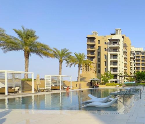 Umm Suqeim 3 Apartment | Ultra Luxury Flat with Amazing Pool Near to Burj