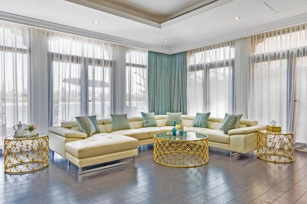 Palm Jumeirah Villa | Upscale 6BR Villa with Private Pool on Palm Jumeirah