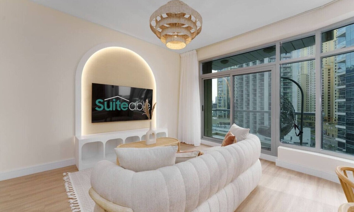 Dubai Marina Apartment | Vibrant Dubai Marina Living by Suiteable