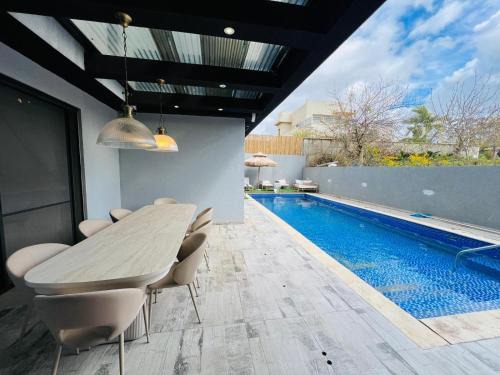 Sdot Negev Apartment | Villa Sol Aviv - וילה מושלמת עם בריכה פרטית למשפחות וקבוצות בנתיבות