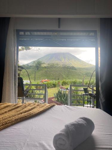 Arenal Hot Springs Apartment | Volcano Garden Suite with bathtub