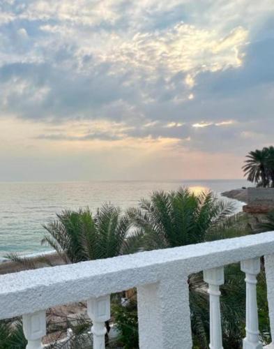 Tiwi Hotel | Wadi shab Beach home