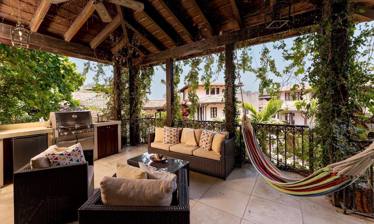 Las Catalinas House | Walk to the Beach with Beach Club Access - Casa Pinita