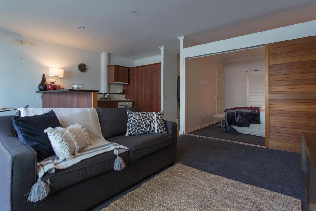 Auckland Central Business District Apartment | Warm & inviting 1 bedroom Apartment in the Viaduct Harbour