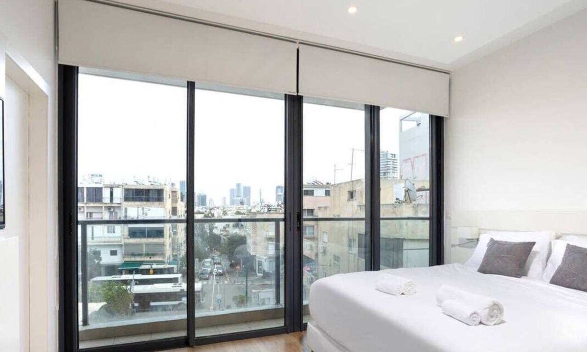 Tel Aviv Apartment | White House 3BR in Gordon Beach by HolyGuest