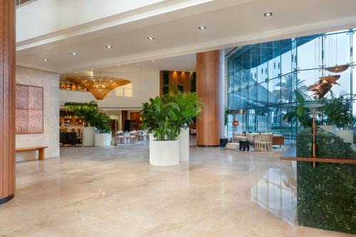 Abu Dhabi Resort | Yas Plaza Mangroves by IHG