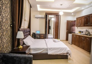 Alqimah Serviced Lovely Studio Apartment With Balcony Wifi