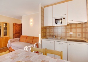 Apartment 'Chalet Meridiana Appartamento 3' with Mountain View and Wi-Fi in Livigno