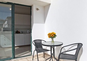BEN YEHUDA ST 21 SPACIOUS APARTMENT WITH BALCONY.