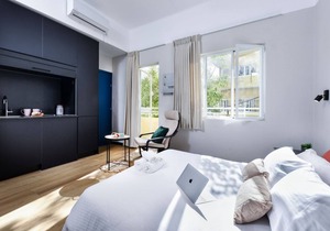 Brand New Bauhaus Living with Balcony and a Roof Top 13