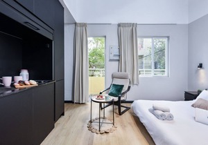Brand New Bauhaus Living with Balcony and a Roof Top 13