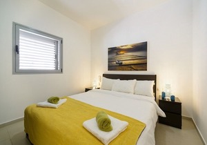 Chic 1 BR near the beach