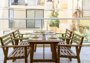 Chic 1 BR near the beach
