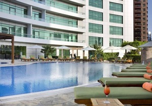 Deluxe Room Near Internet Metro Station By Luxury Bookings