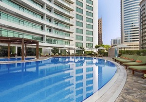 Deluxe Room Near Internet Metro Station By Luxury Bookings