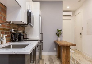 Lofts du Parc Lahaie - Mile End - Stylish modern studio Apt 202 in Le Plateau-Mont-Royal