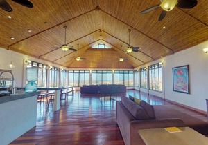 Ocean view gem w/ private pool & world-class surf! in Tola