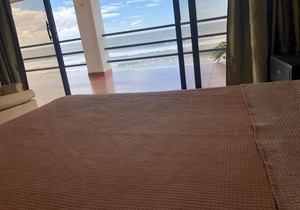 POPOYO BEACHFRONT 2PERS. ROOM - OCEANVIEW AND SURF in La Albina