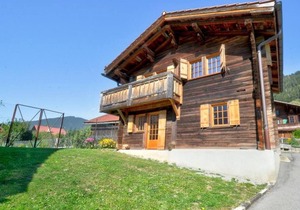 Romantic Chalet Ideal for Couples in Rougemont