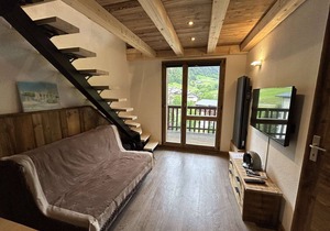 Sunny Mountain Duplex, 4 Guests, Pool, Central Village Location in Arêches-Beaufort