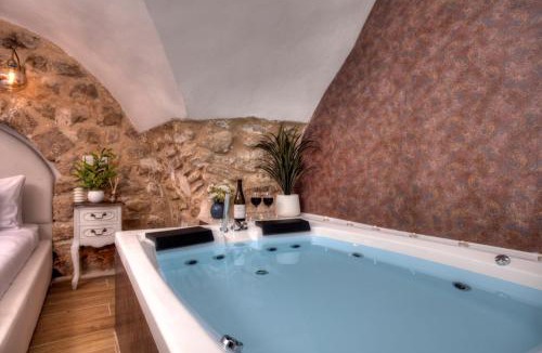 Safed Old City Hotel | אבני החושן - סוויטות יוקרה בצפת העתיקה - Avnei Hachoshen - Luxury Suites in the Old City