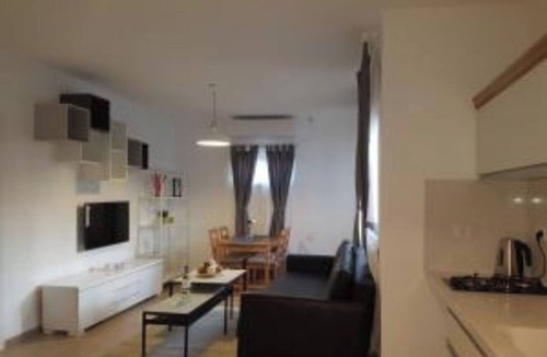 Bene Beraq Villa | אבני החושן- Avnei Hoshen - One-Bedroom Apartment
