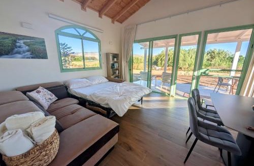 HaGoshrim Ski Chalet | אור בין הכרמים
