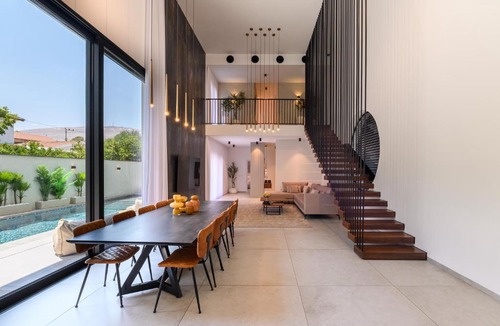 Hatzor HaGlilit Apartment | אחוזת דוד - וילה יוקרתית עם בריכה פרטית מחוממת ומקורה