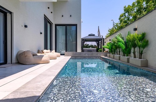 Hatzor HaGlilit Apartment | אחוזת דוד - וילה יוקרתית עם בריכה פרטית מחוממת ומקורה