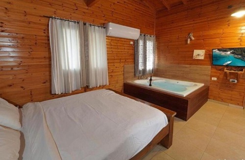 Hazon Bed & Breakfast | אחוזת ציון - 6 בקתות מדהימות עם בריכה מחוממת ומקורה במתחם
