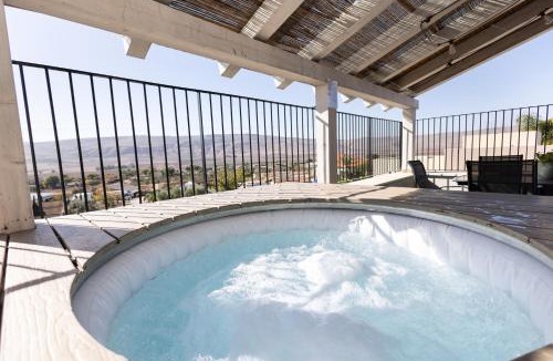 HaZoreim Apartment | בגג העמק On the roof of the valley