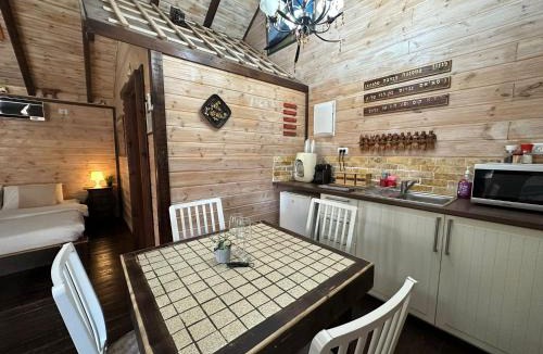 Bruchim Qela' Alon Cabin | בורקאי - בקתות פיליפיניות עם בריכה פרטית