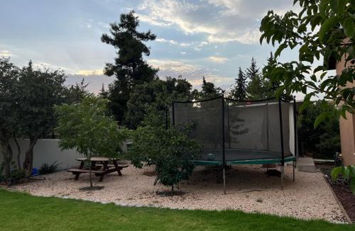 El-Rum House | בחצר של יאיר