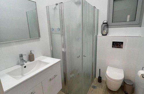 Emek HaMaayanot Apartment | בית בעמק בעיצוב מודרני וחמים
