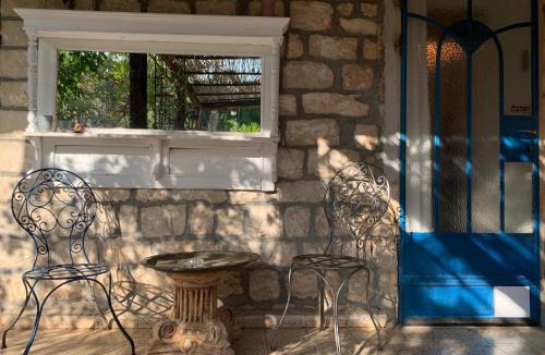 Rosh Pinna Apartment | בית האבן העתיק מ-1885 עם מגונית פרטית בחצר